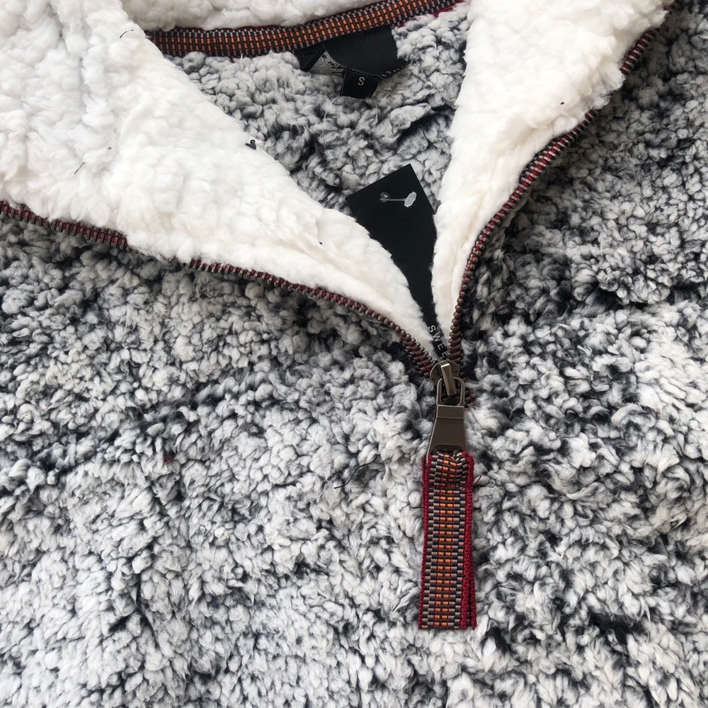 LAST ONE ✨The softest fleece sweater - Picture 6 of 8